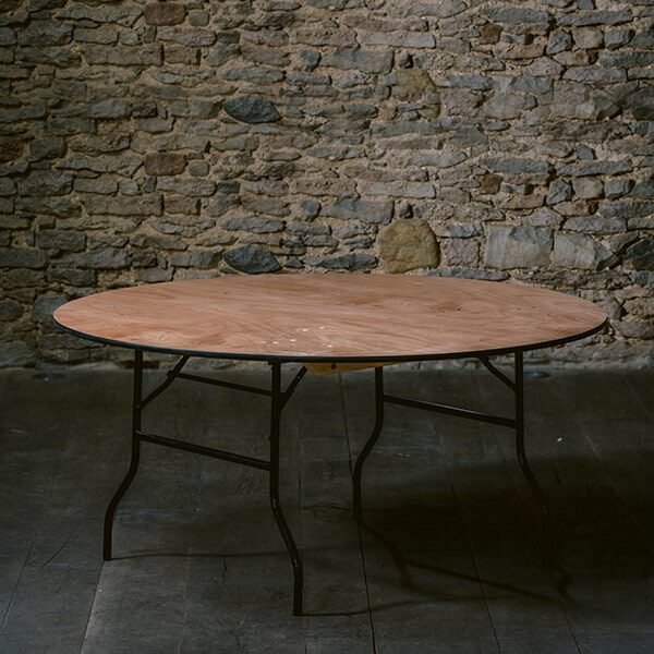 Round Banquet Table 5ft 6in